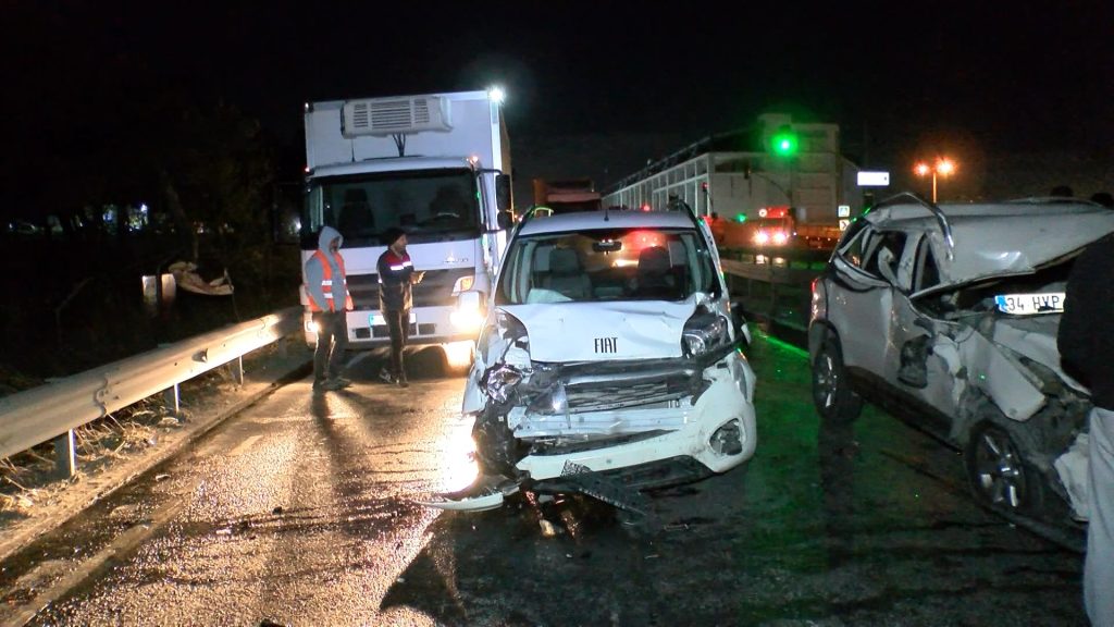 Arnavutköy’de Gece Saatlerinde Zincirleme Kaza: 6 Yaralı