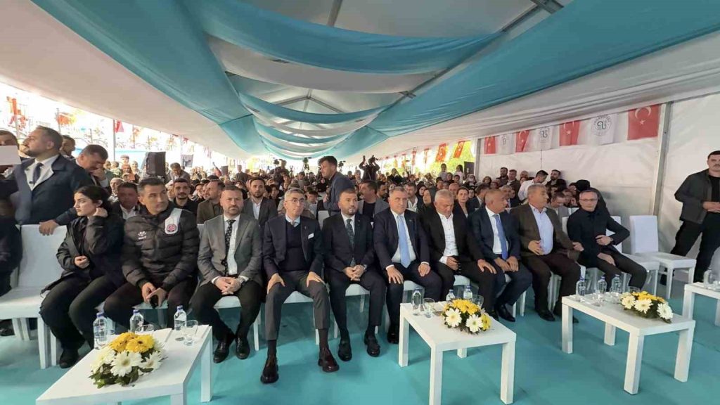 Bakan Bak: “Türkiye’de son 23 yılda spor tesisleri devrimi yaşanmaktadır”