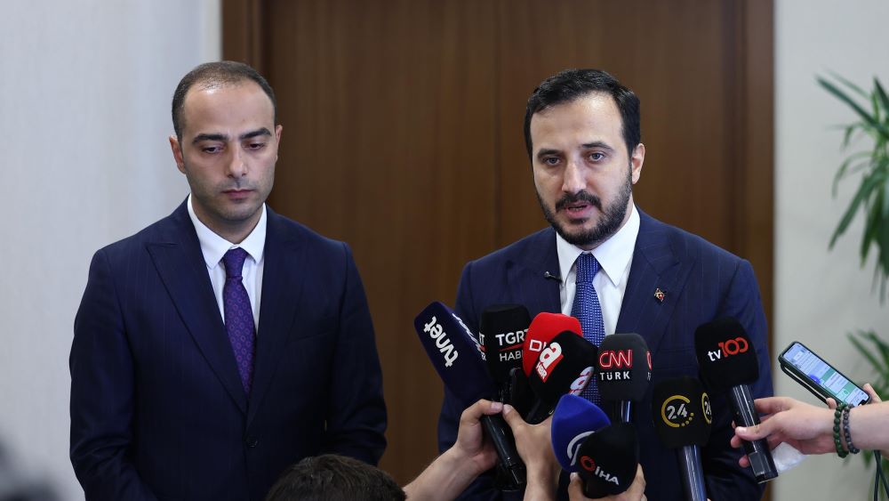 AK Parti İl Başkanı Özdemir: “Eray Karadeniz başkanımız Belediye Başkan vekili olarak bugün itibariyle görevine başladı”