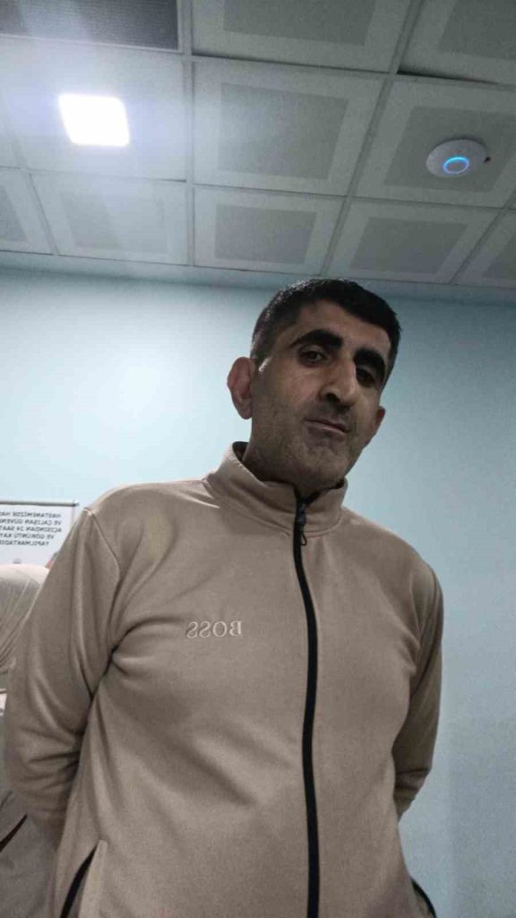 Arnavutköy’de yolun karşısına geçmeye çalışan adama otomobil çarptı