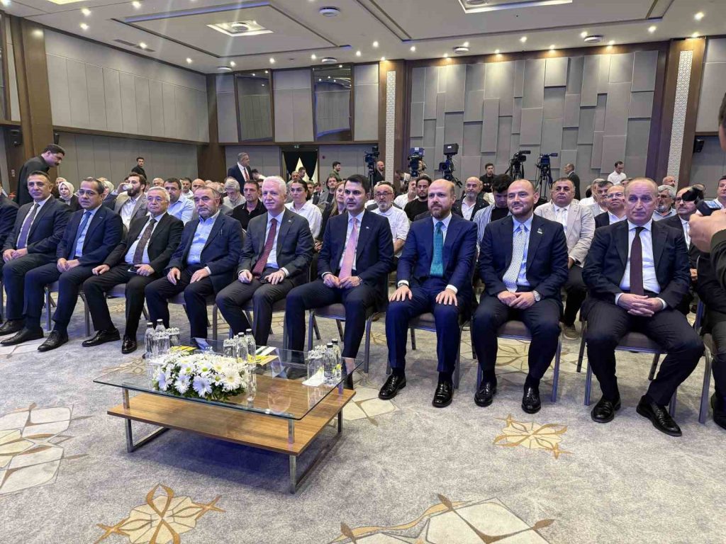 Bakan Kurum: “Yarısı Bizden kampanyası kapsamında İstanbul’un 39 ilçesinde 233 bin konutun dönüşüm süreci devam ediyor”