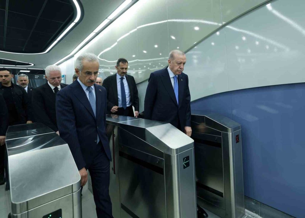 İstanbul’a nefes aldıracak proje açılıyor: Cumhurbaşkanı Erdoğan törenin yapılacağı alana metroyla gitti