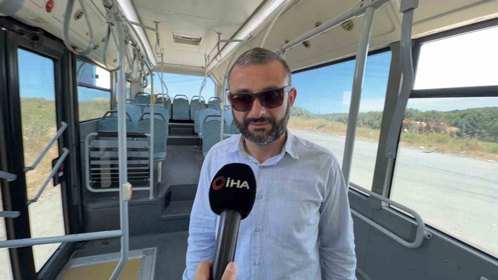 Minibüs şoförü güzergâhı bırakıp fenalaşan yolcuyu hastaneye yetiştirdi
