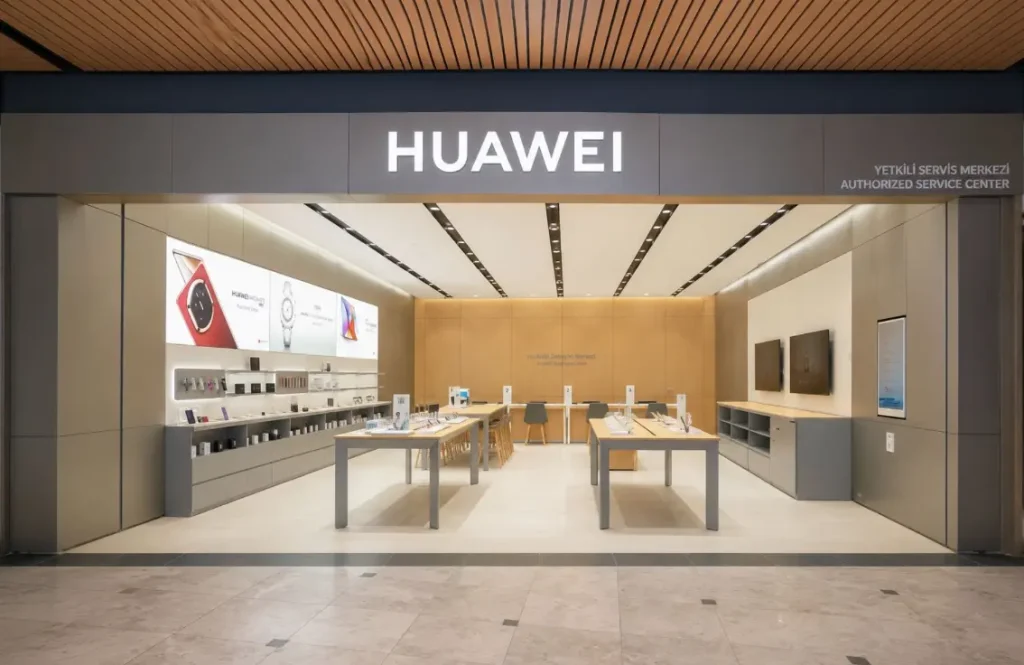 Huawei İstanbul’da Mağazasını Açtı