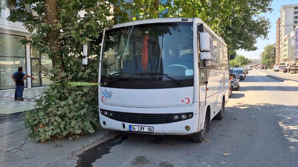 İstanbul’da 3 gündür aranan adam park halindeki servis aracında ölü bulundu