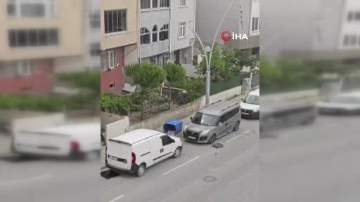 İstanbul’da fırtına etkili oldu, ağaçlar devrildi