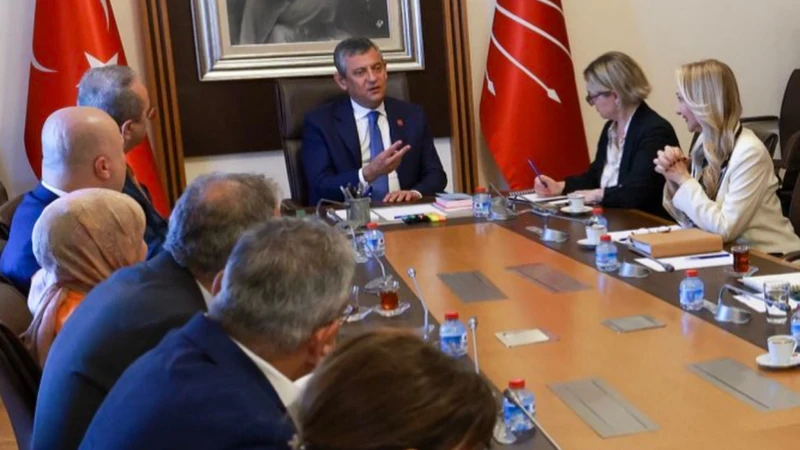Özgür Özel’in yeni partisi için 90’ı aşkın CHP’li vekilden ‘kurucu’ imzası