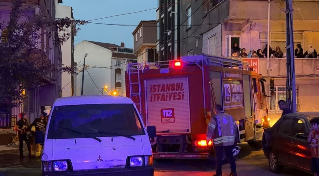 “Uzaklaştırma kararı bulunan eşin, havalandırma boşluğundan girerek evi ateşe verdiği” iddiası
