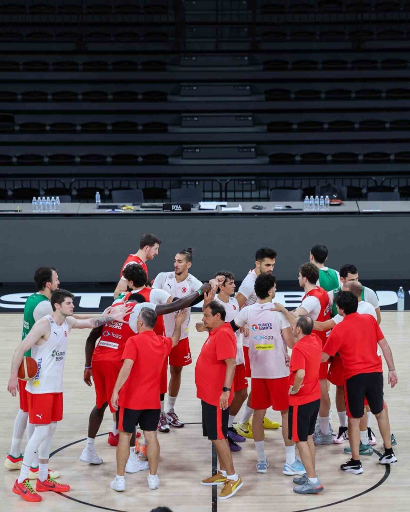 A Milli Erkek Basketbol Takımı, Türk Hava Yolları DBB Süper Kupa için Almanya’ya gitti