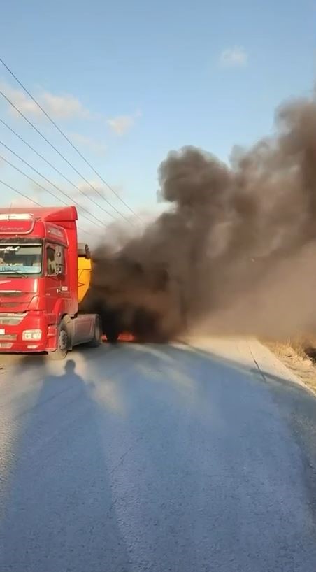 Arnavutköy hafriyat kamyonu alev alev yandı