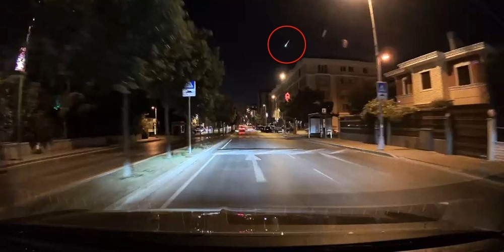 Büyükçekmece semalarında göktaşı düşme anı kamerada
