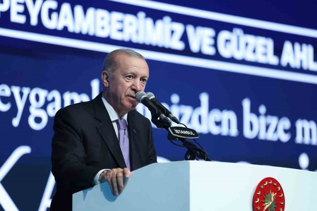 Cumhurbaşkanı Erdoğan: “Müslümanlar olarak başkalarına umut bağlamakla hiçbir yere varamayız”