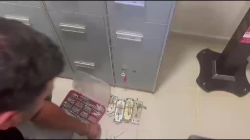 Dernek paralarıyla 6,5 kilogram altın alındığı belirtildi, Ahbap kasasından ilaç çıktı