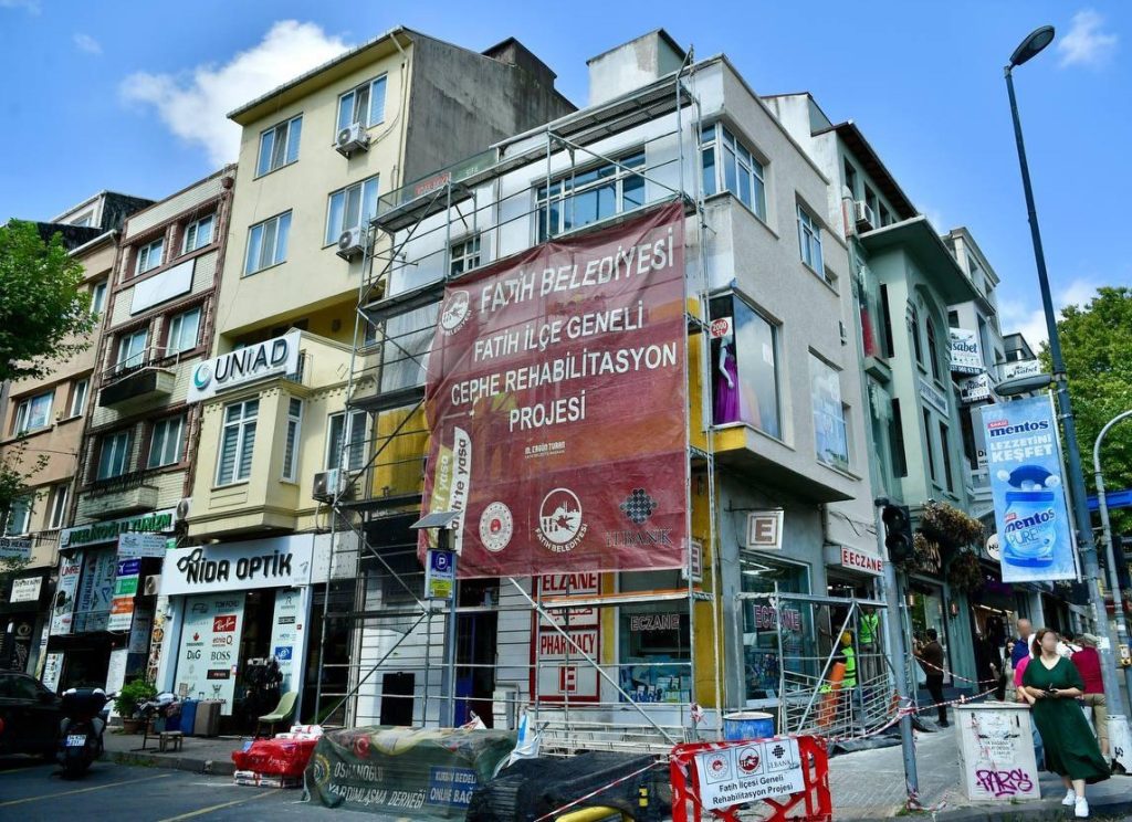 Fatih’in tarihi caddelerinde dönüşüm: 92 bina yeni görünümüne kavuşuyor