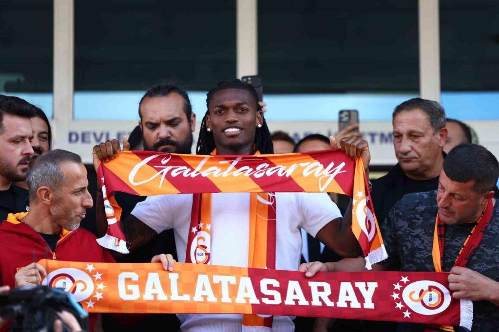 Galatasaray’ın yeni transferi Rafael Leao İstanbul’da