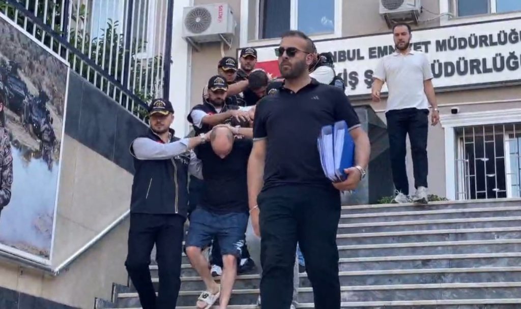İstanbul’da kendilerini “banka güvenlik koordinatörü” olarak tanıtan şebekeye operasyon: 13 kişi tutuklandı
