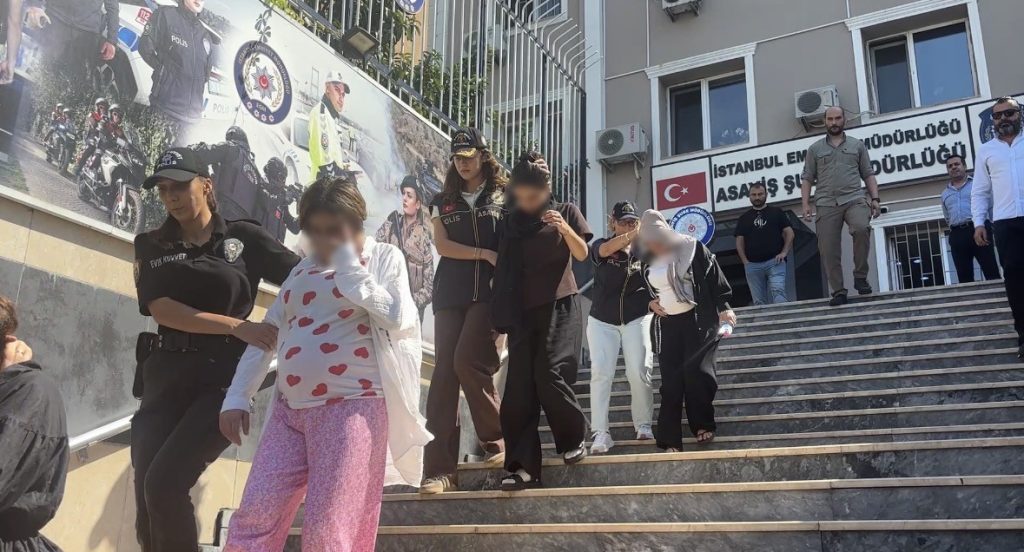 İstanbul’da toplu taşımada yankesicilik yapan şebekeye operasyon