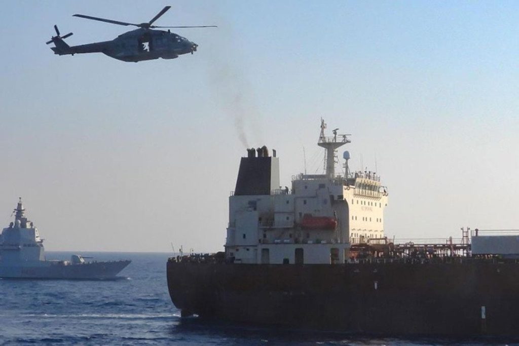 İtalya’dan Rusya’nın “gölge filosuna” ait olduğu öne sürülen petrol tankerine operasyon