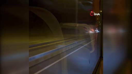 Saman yüklü tır dorsesi alevlere teslim oldu