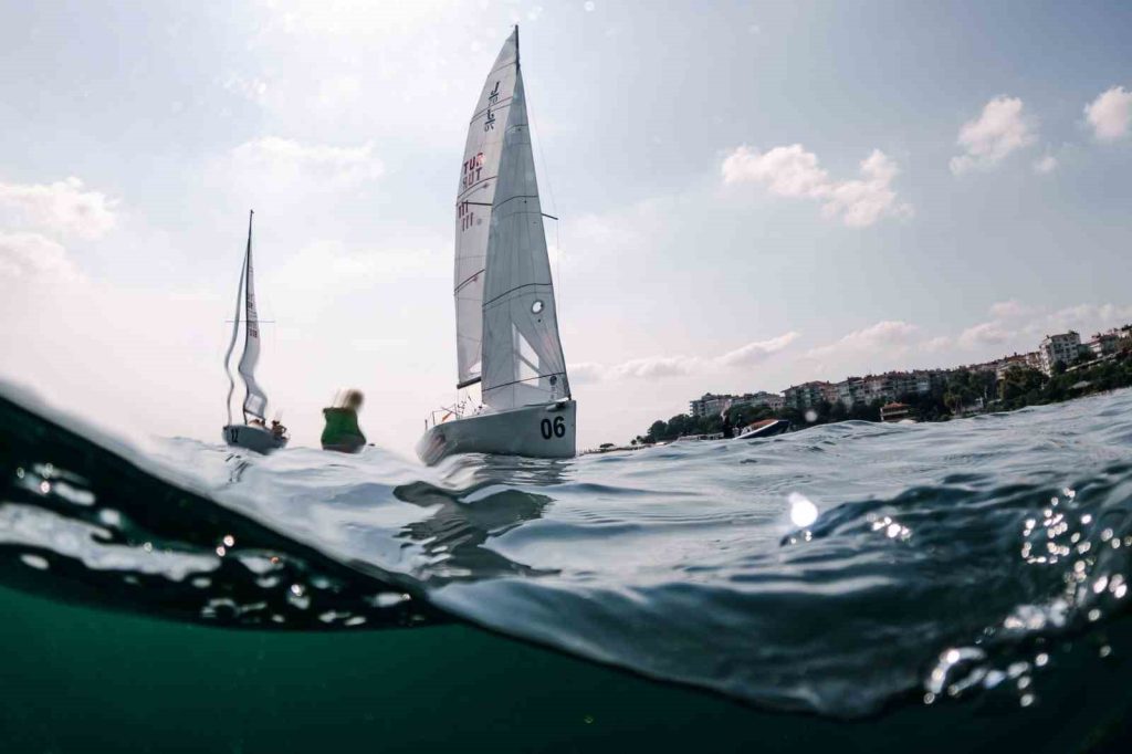 TAYK-Eker Olympos Regatta, J70 Match Race ve Hareketli Salma yarışlarıyla devam ediyor