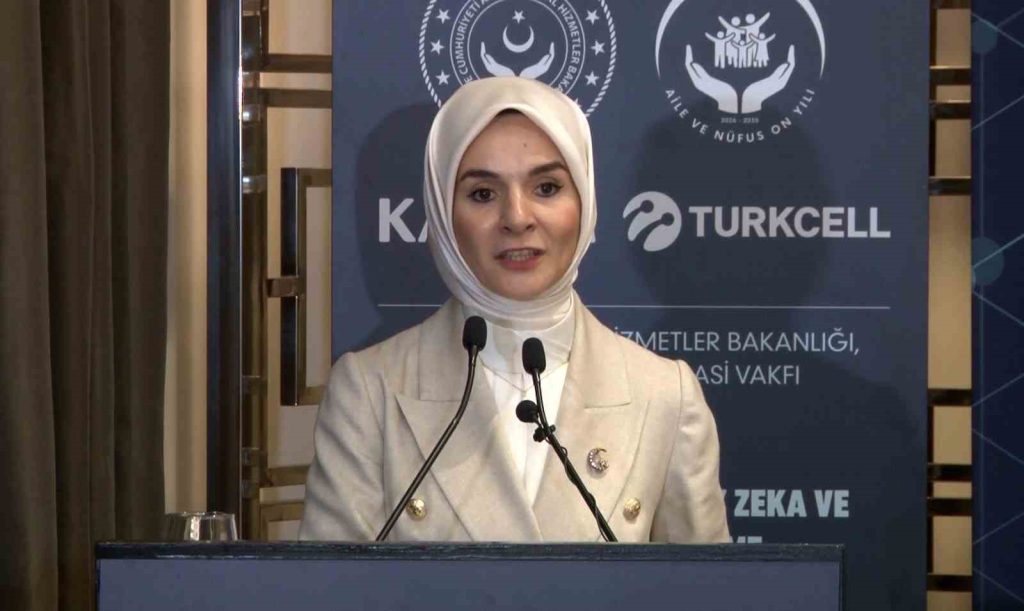 Aile ve Sosyal Hizmetler Bakanı Göktaş: “Kadınları dijital dünyanın risklerine karşı koruyan stratejik bir adım atıyoruz”