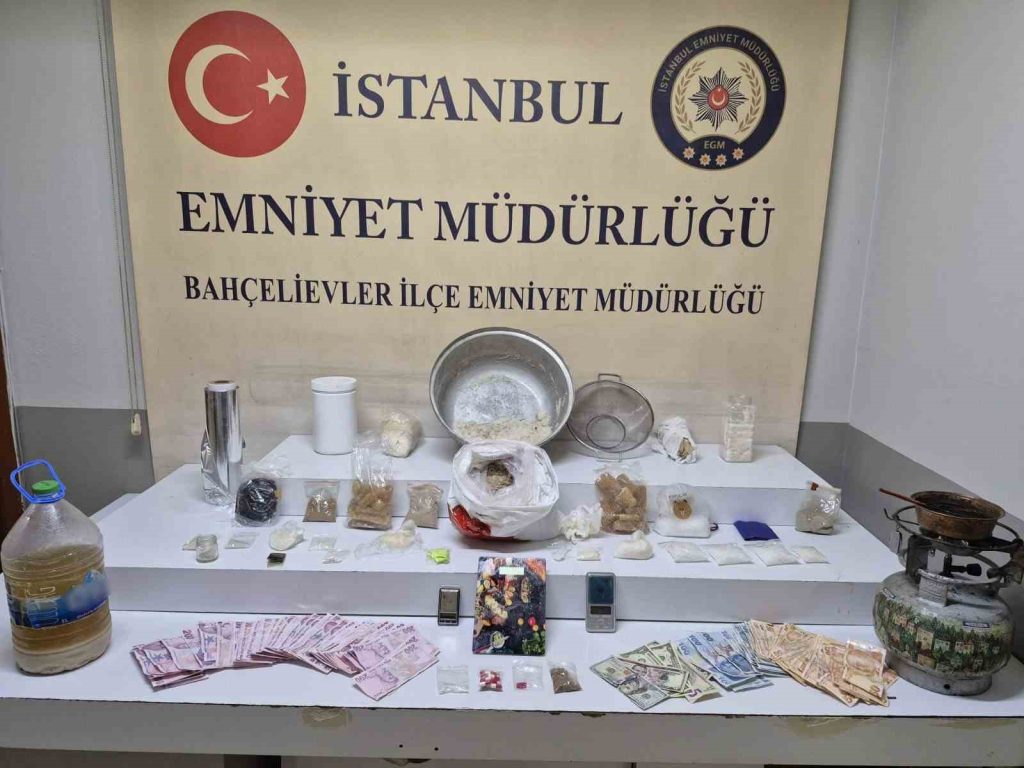 Bahçelievler’de uyuşturucu operasyonu: 11 kilo uyuşturucu madde ele geçirildi, 4 şüpheli gözaltında