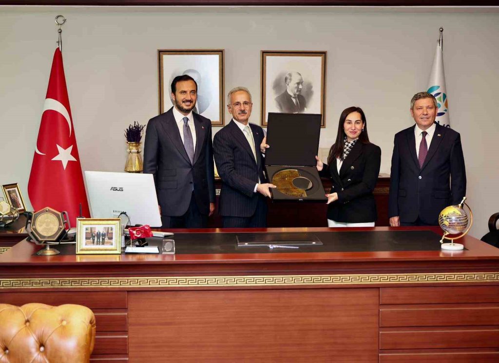 Bakan Uraloğlu Beykoz Ulaşım Zirvesinde konuştu: “Bugün biraz daha ete kemiğe bürünmüş halini konuştuk”