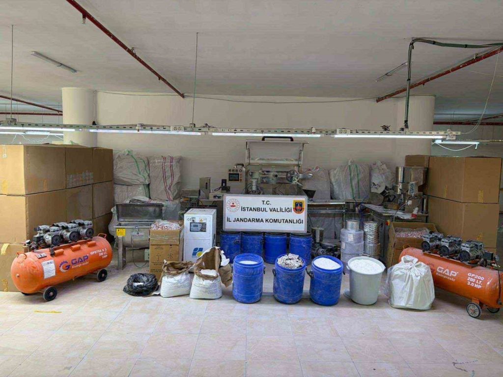 Çatalca’da uyuşturucu imalathanesine operasyon: 2 gözaltı