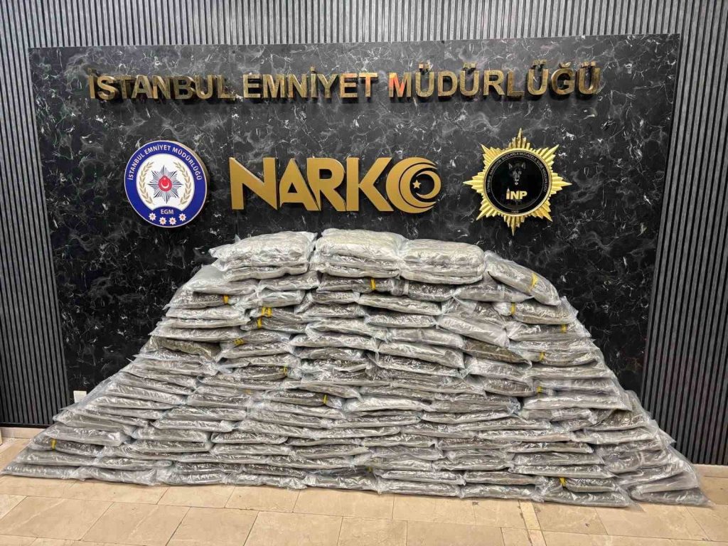 Esenyurt’ta uyuşturucu operasyonu: 143 kilogram skunk ele geçirildi