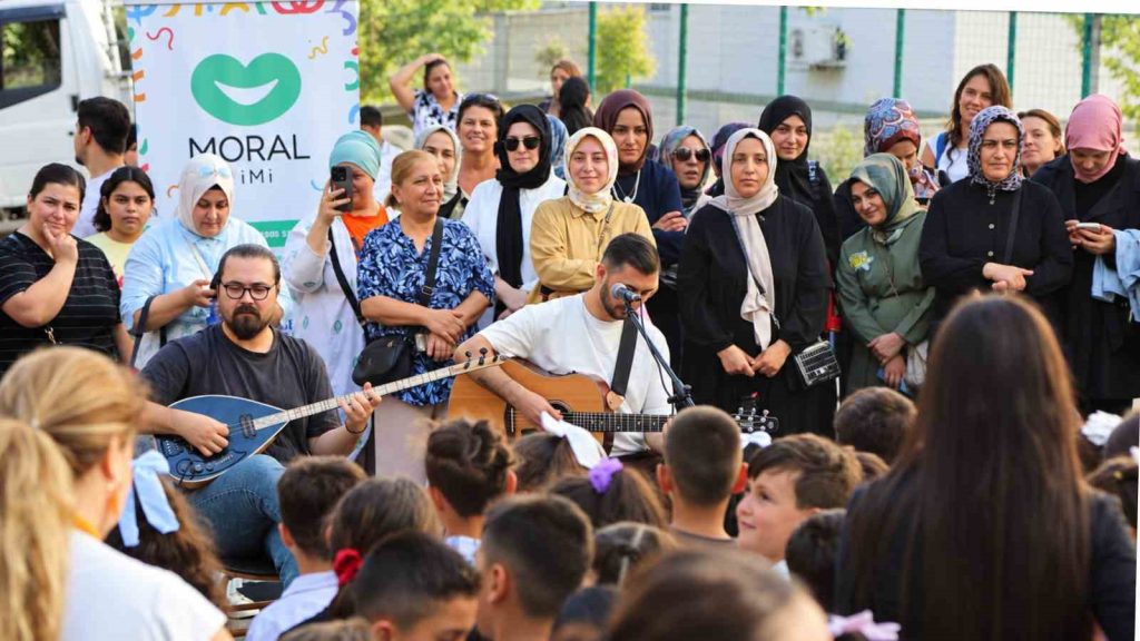 ESEV Moral Timi’nden minik öğrencilere neşeli karşılama