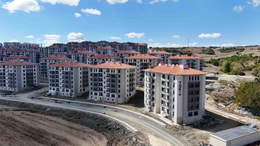 İstanbul’da kiralık sosyal konut başvuruları başladı: Arnavutköy’deki 90 konut havadan görüntülendi