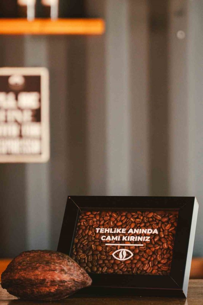 İstanbul’un kahve kültürünü buluşturan festivalde ilk gün Poizi konseriyle tamamlandı