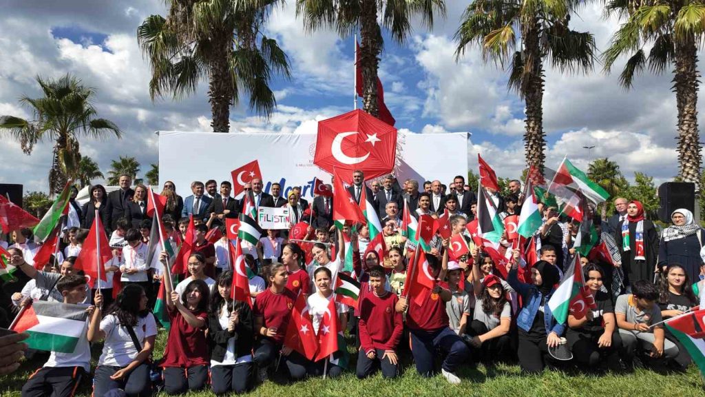 Maltepe’de uçurtmalar Gazze için havalandı: “Uçurtmalar vurulmasın, çocuklar öldürülmesin”