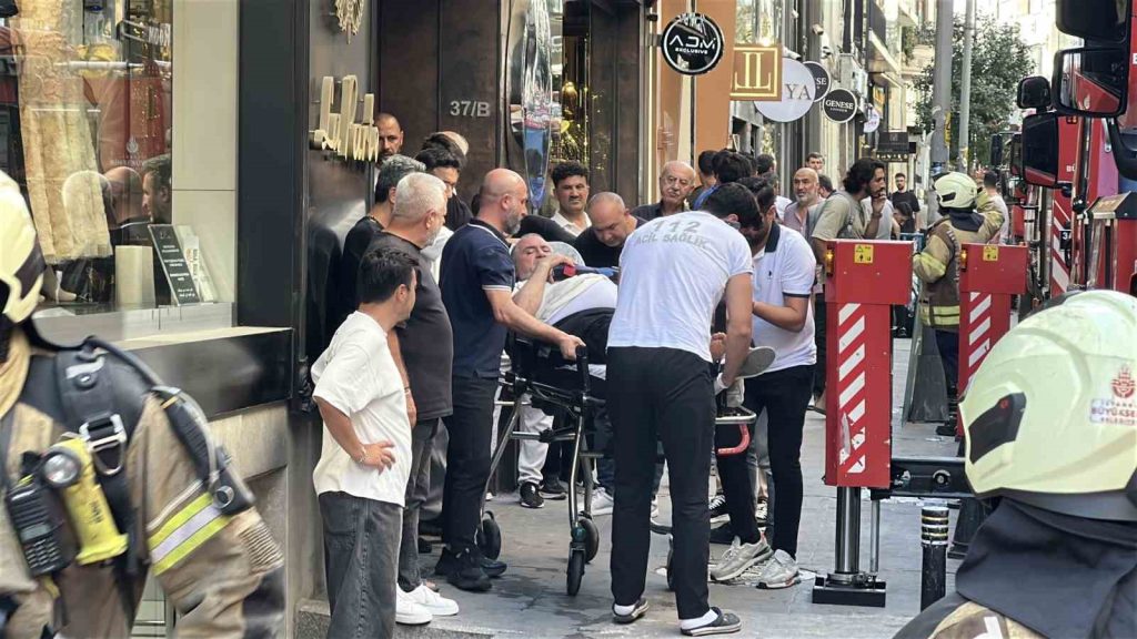Şişli’de binada yangın paniği: Birinci kattan atlayan kişi yaralandı