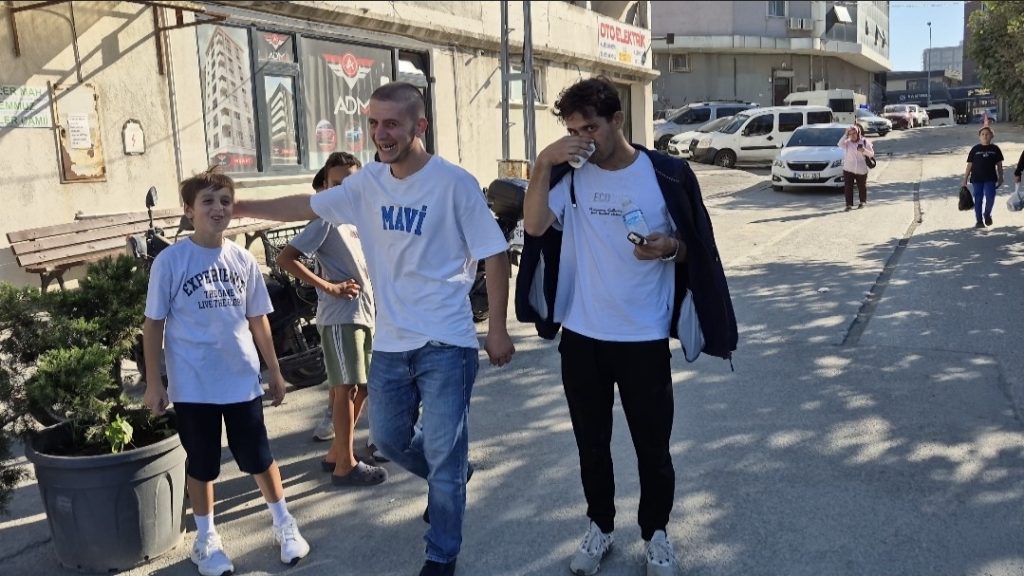 Sultangazi’nin küçük girişimcileri, limonata satarak hayallerine koşuyor